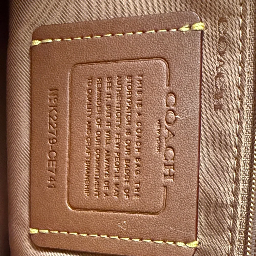 Coach CARA black Pebbled Leather Satchel Gold Hardware and Detachable strap - Picture 9 of 10